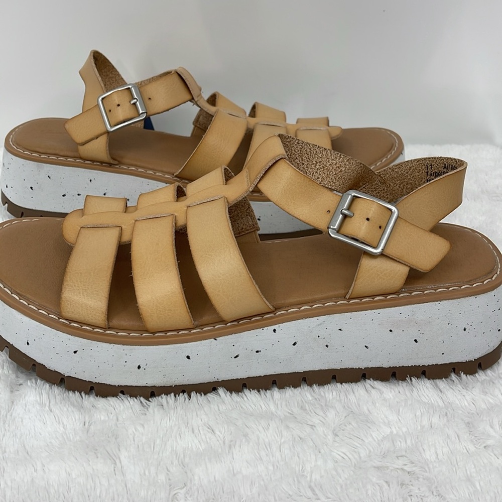 Target UNIVERSAL THREAD Tan Platform Sandals WOME… - image 6